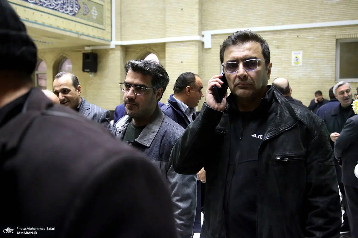 حضور بازیگر معروف در مراسم ختم مادر چهره سیاسی + عکس