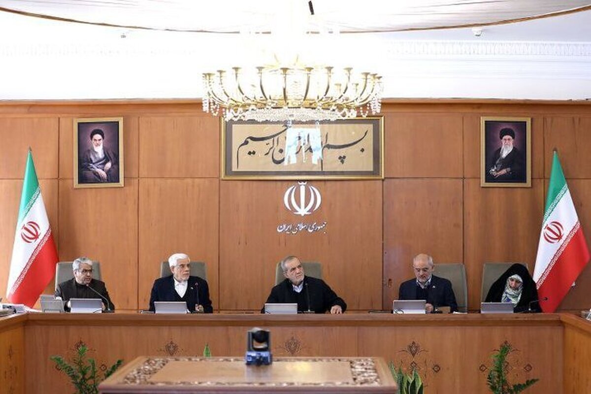 جلسه مهم پزشکیان با وزرا و معاونین / رئیس‌جمهور دست به کار شد