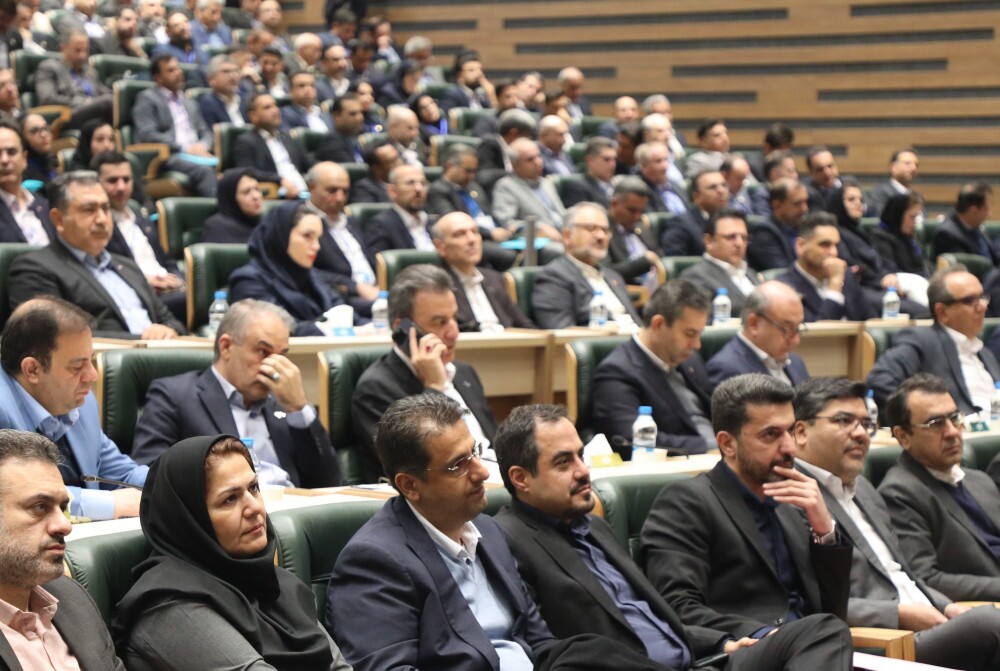 تقدیر از رؤسای موفق شعب موسسه اعتباری ملل تقدیر از رؤسای موفق شعب موسسه اعتباری ملل