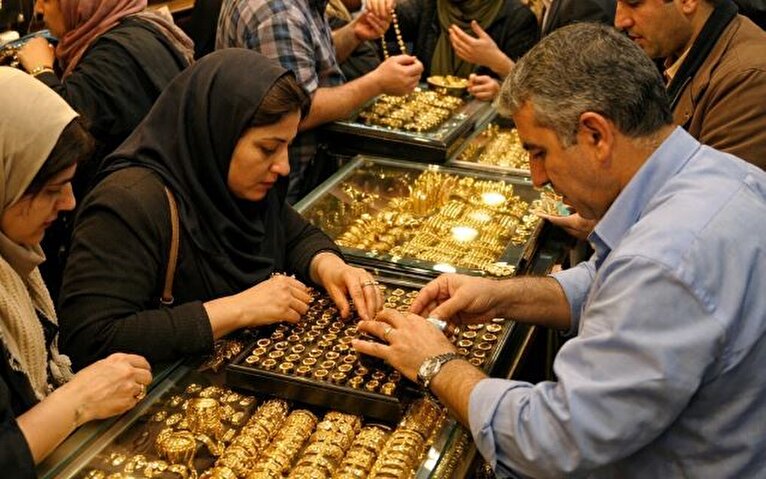 قیمت طلای ۱۸ عیار عصر امروز چهارشنبه ۱۵ بهمن ۱۴۰۴ / طلا به کانال ۲۲ میلیون تومان باز می‌گردد؟