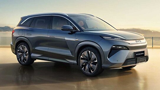 انفجار تقاضا در بازار خودرو آذربایجان / چینی‌ها صدرنشین شدند