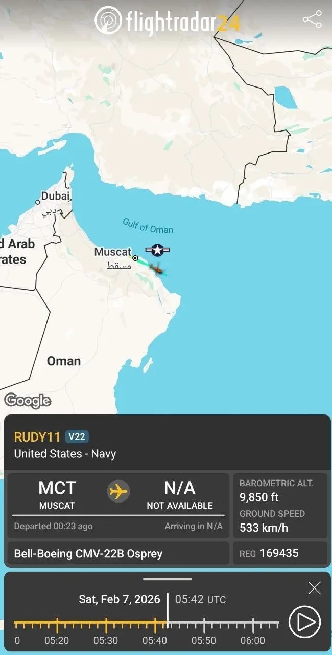 حضور فرمانده سنتکام و معاونین ترامپ در ناو آبراهام لینکن / ماجرا چیست؟