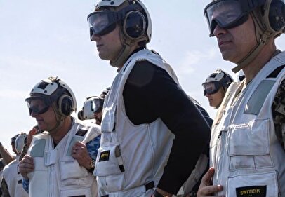 ویتکاف و کوشنر روی عرشه ناو آبراهام لینکلن + فیلم