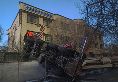 جزئیات واژگونی جرثقیل ۱۱۰ تُنی در تهران