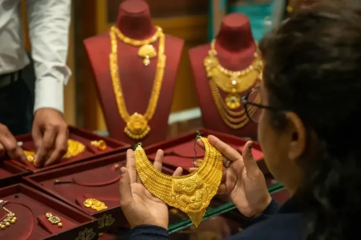 اینفوگرافیک/ طلای خانوار‌های هندی در مقابل ذخایر بانک‌های مرکزی