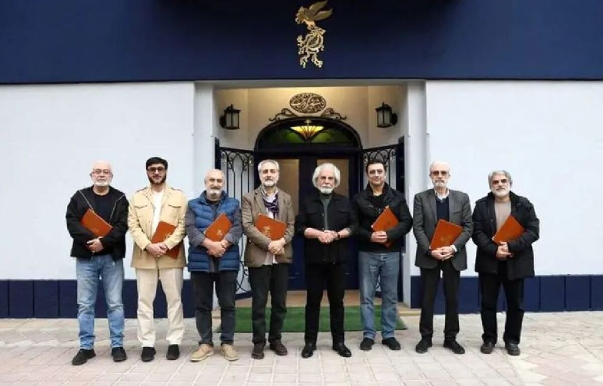 هدیه رئیس‌جمهور به هیئت داوران جشنواره فجر + فیلم