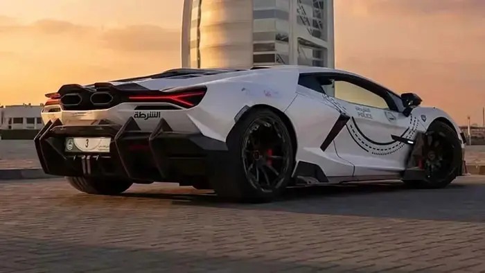 خودروی جدید پلیس دبی معرفی شد