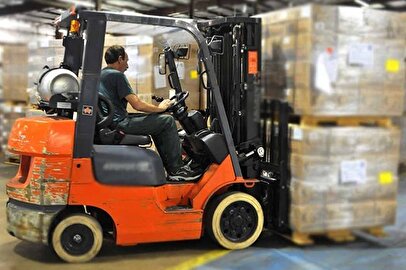 از دود و صدا تا شارژ و نگهداری؛ نگاه ساده به انتخاب لیفتراک