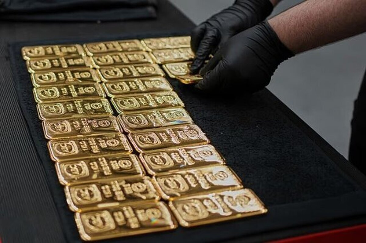 قیمت جهانی طلا امروز جمعه ۳ بهمن ۱۴۰۴/ یک قدم تا فتح کانال ۵ هزار دلاری