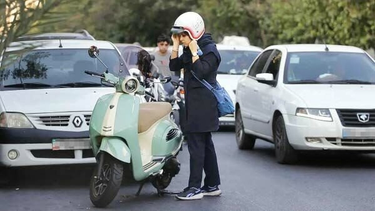 فوری / زنان گواهینامه موتورسیکلت می‌گیرند