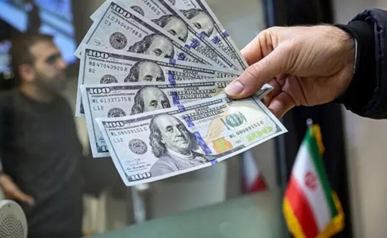 قیمت دلار بازار آزاد امروز ۸ بهمن ۱۴۰۴ / قیمت دلار تا کجا بالا می‌رود؟ + جدول