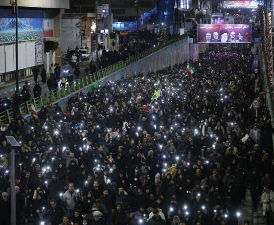 تصاویری از تجمع امشب مردم کرج در خیابان‌ها