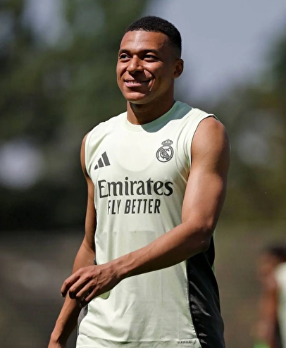 ستاره فرانسوی به پاریس بازگشت