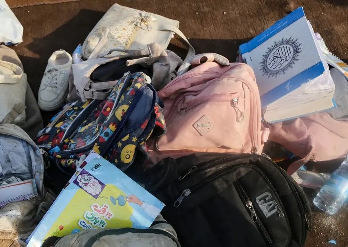 مراسم تشییع پیکر پاک دانش‌آموزان شهید - میناب + گزارش تصویری