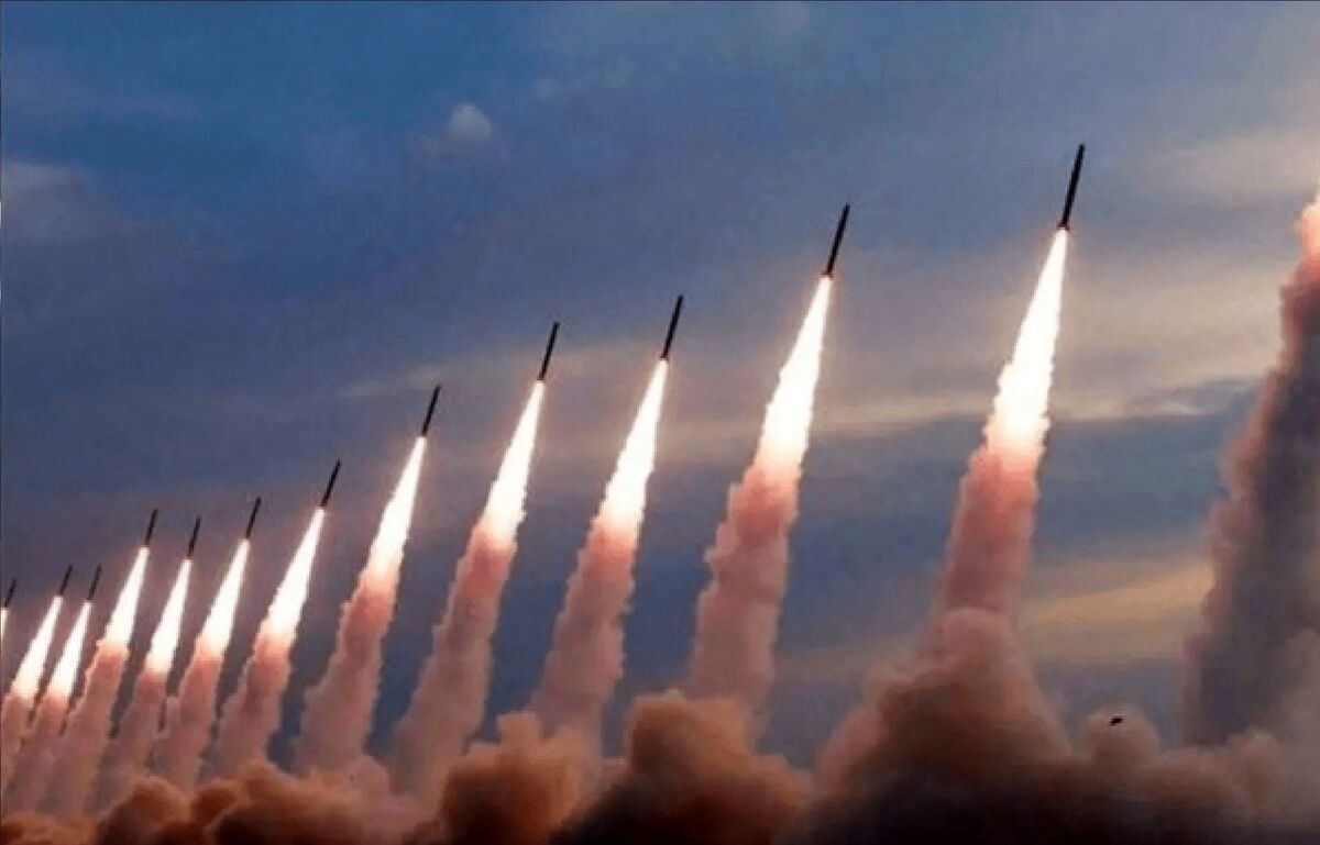 لحظه شلیک موشک‌‌های کلاهک‌ خوشه‎‌ای ایران به اسرائیل + فیلم