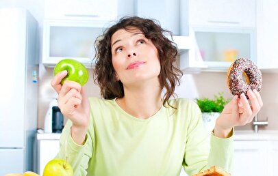 روشی برای کم اثر کردن قند شیرینی‌جات/ بدترین زمان خوردن شیرینی چه زمانیست؟