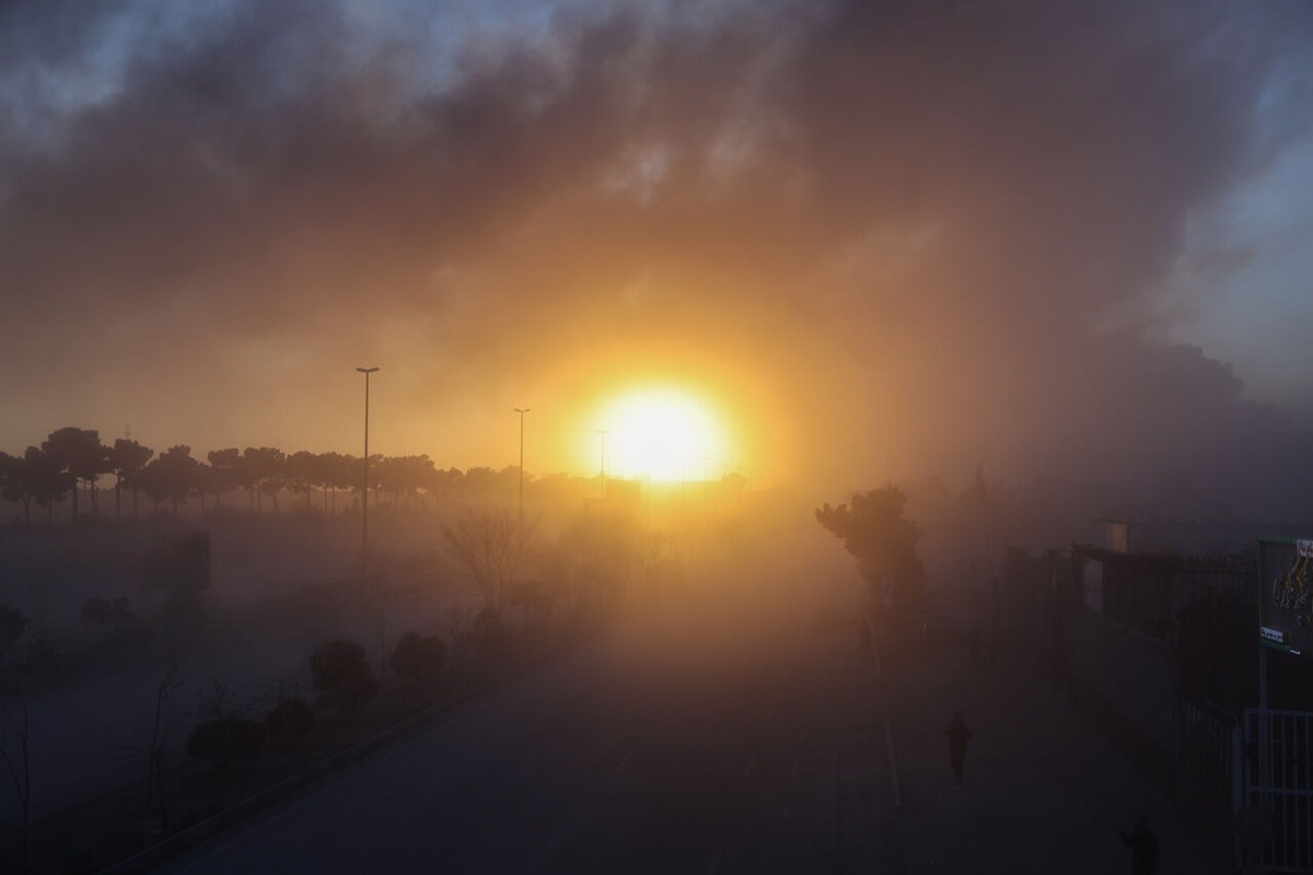 در بمباران کارخانه آرد نقده ۳ نفر شهید و ۱۰ نفر دیگر زخمی شدند
