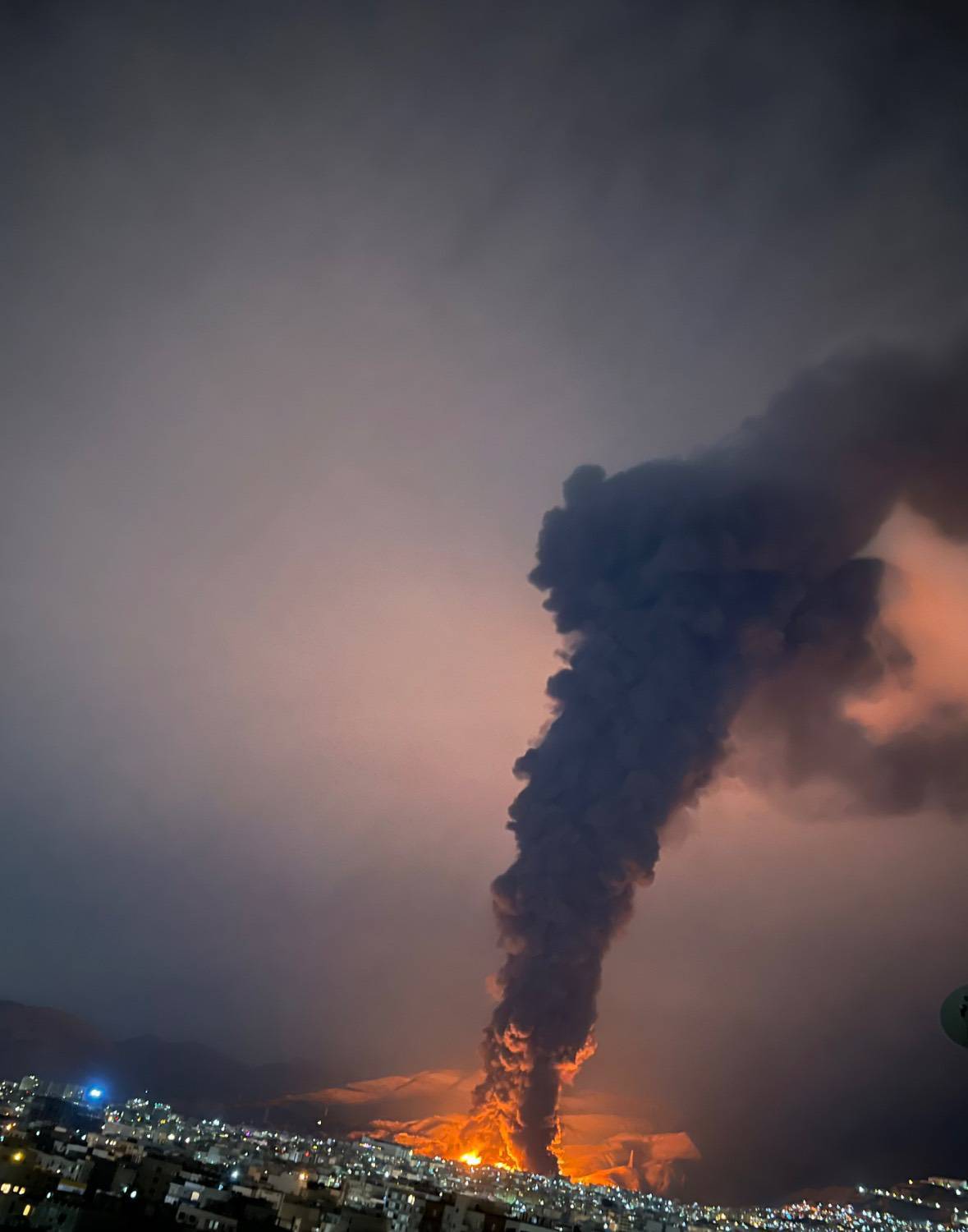 فوری/ انفجار مهیب در انبار نفت شهران، کوهک، و کرج+ عکس