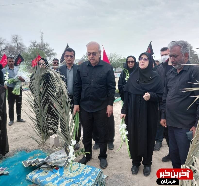 سخنگوی دولت بر سر مزار شهدای مدرسه میناب