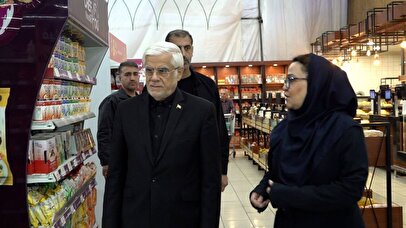 نظارت میدانی معاون اول رئیس‌جمهور بر تامین کالاهای اساسی در فروشگاه شهروند بیهقی