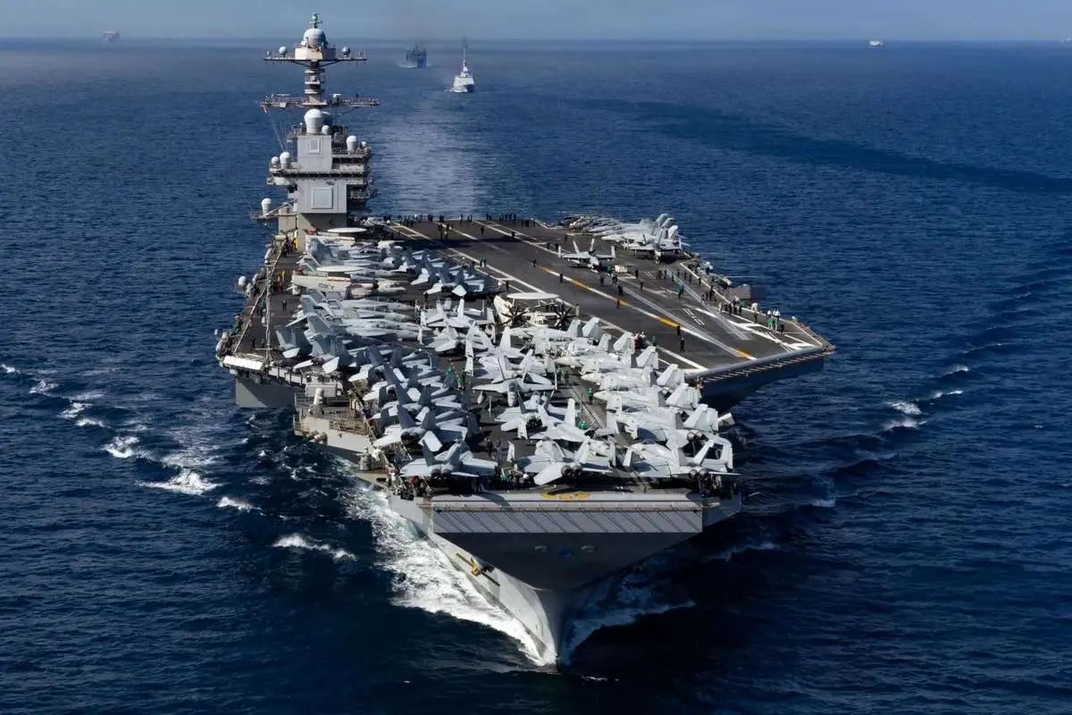 آتش‌سوزی در ناو هواپیمابر «یواس‌اس فورد» و زخمی شدن دو ملوان / سنتکام خبر داد