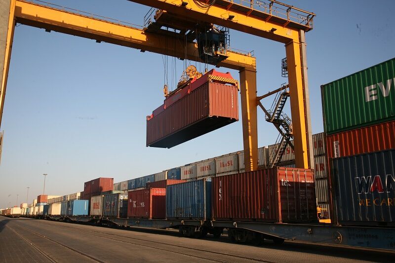 افزایش سهم ریل در جابجایی بارهای تجاری در برنامه هفتم/ اتمام پروژه‌های ریلی کشور ۵۳ سال زمان می برد