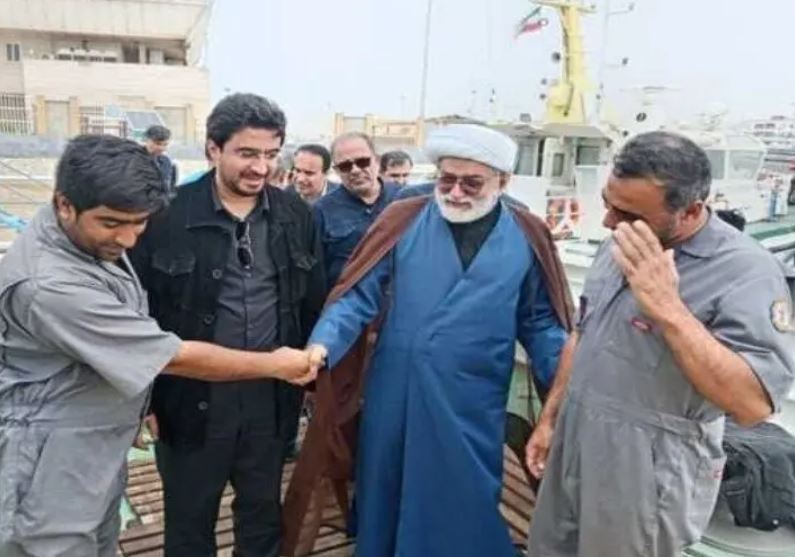 بازدید اعضای کمیسیون انرژی مجلس از جزیره خارک + عکس