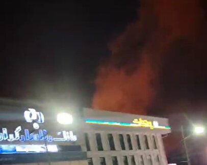 لحظه حمله هوایی به راهپیمایی مردم انزلی/ واکنش تامل‌برانگیز مردم به انفجار + فیلم