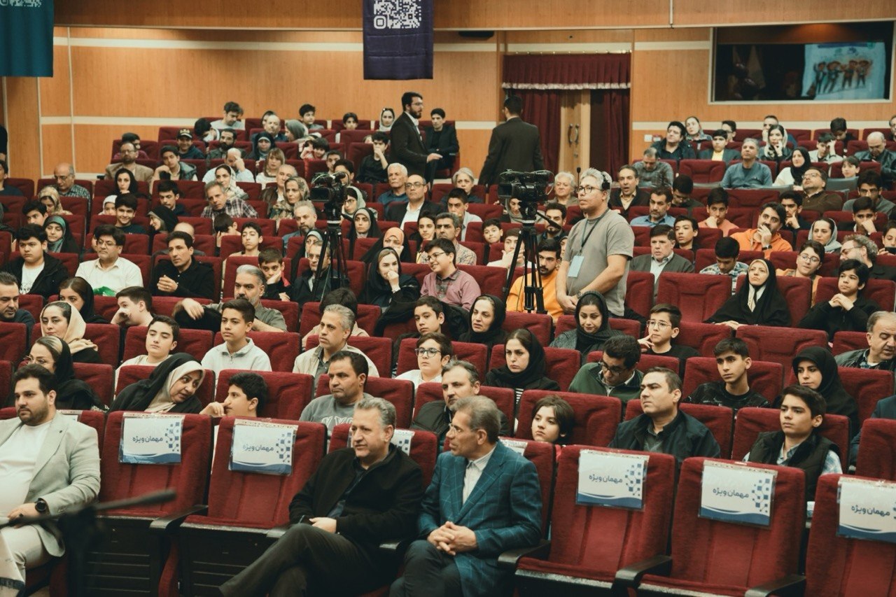 آیین تجلیل از دانش‌آموزان برتر سمپاد مدرسه علامه حلی ۱۰ برگزار شد