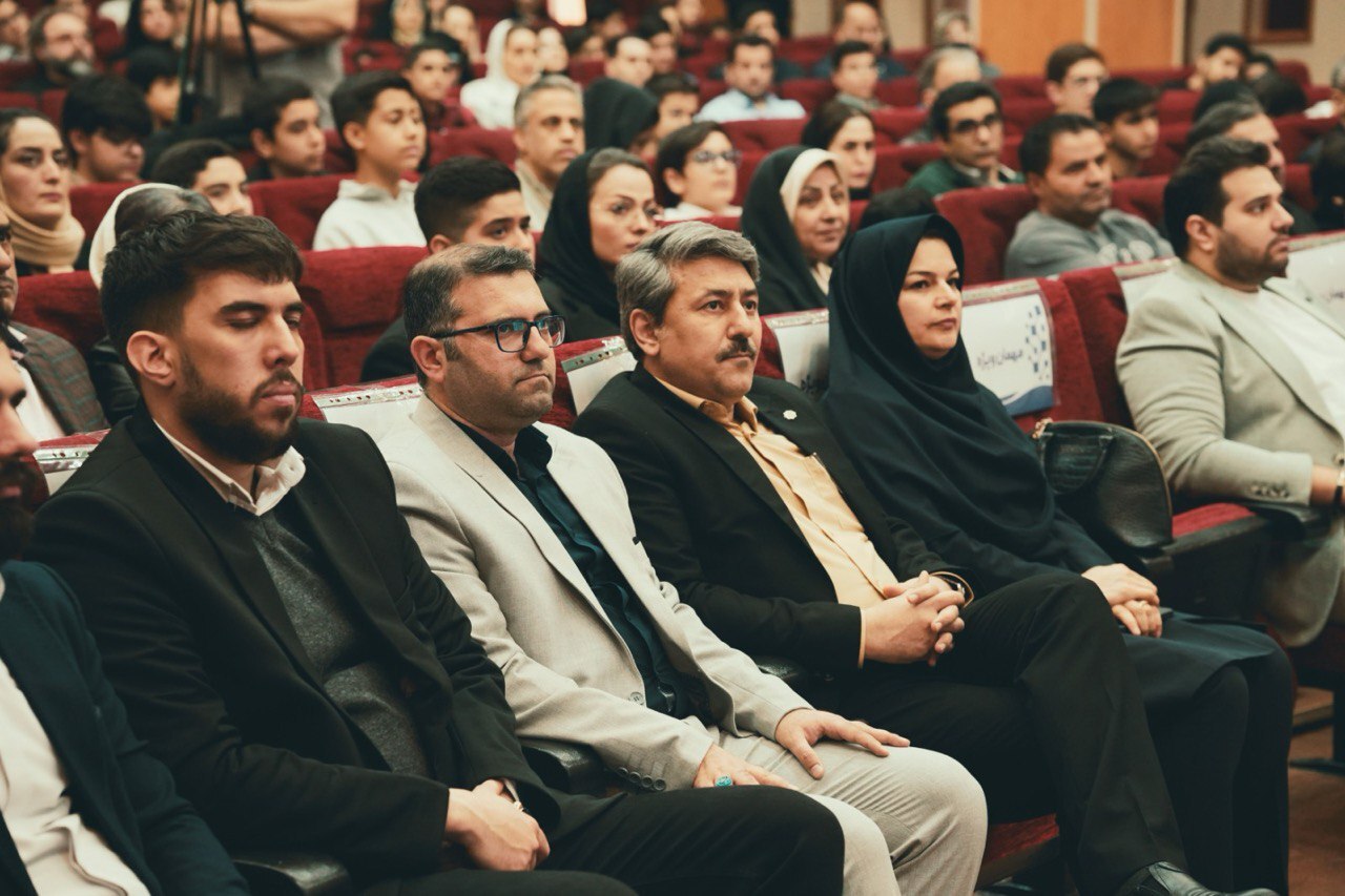 آیین تجلیل از دانش‌آموزان برتر سمپاد مدرسه علامه حلی ۱۰ برگزار شد