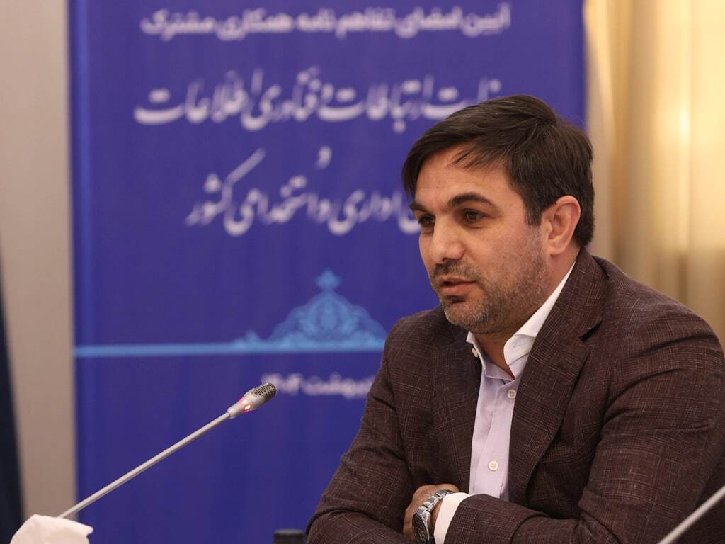 وزیر ارتباطات: تجربه بین‌المللی و بومی ایرانسل عامل بهبود خدمات اداری به مردم می‌شود