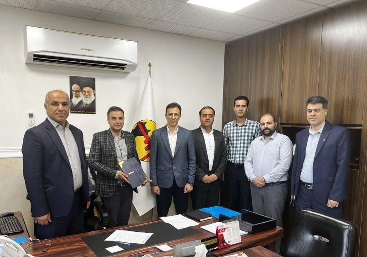 بهرهبرداری از نخستین نیروگاه خورشیدی بانک مسکن در بوشهر/قدردانی مدیرعامل شرکت توزیع نیروی برق بوشهر از بانک مسکن بهرهبرداری از نخستین نیروگاه خورشیدی بانک مسکن در بوشهر/قدردانی مدیرعامل شرکت توزیع نیروی برق بوشهر از بانک مسکن