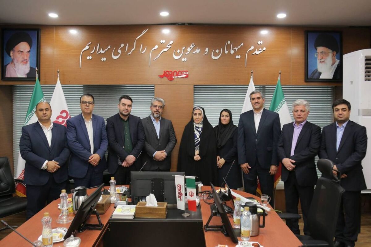 تجلیل از پیشکسوتان شرکت شهروند به مناسبت روز کارگر تجلیل از پیشکسوتان شرکت شهروند به مناسبت روز کارگر
