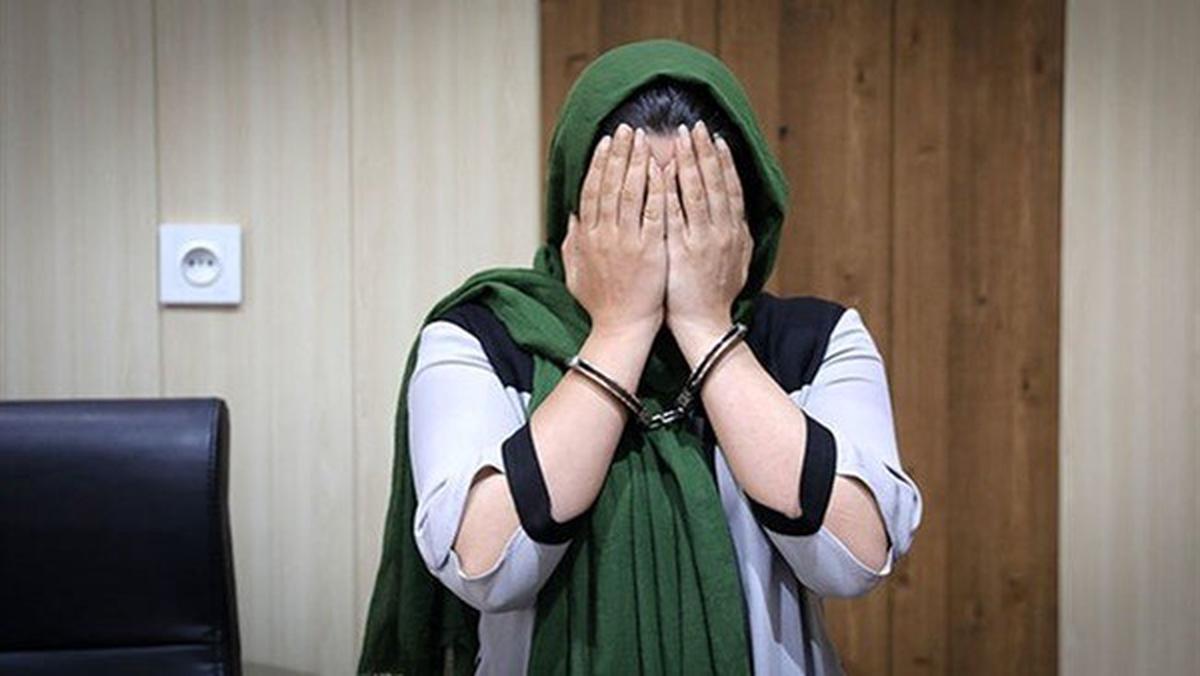 سرقت طلا و جواهر به ارزش ۳ میلیارد تومان توسط زن ۵۳ ساله سرقت طلا و جواهر به ارزش ۳ میلیارد تومان توسط زن ۵۳ ساله
