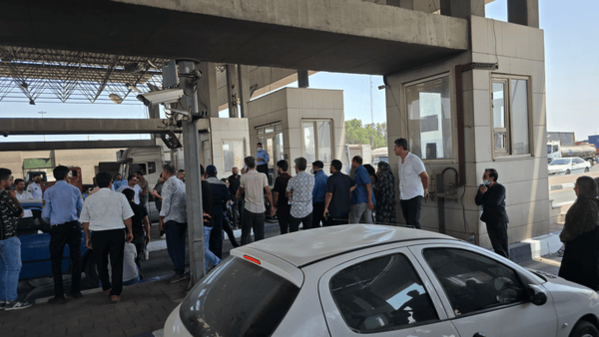  تجمع خانواده مفقودان حادثه بندر شهید رجایی 