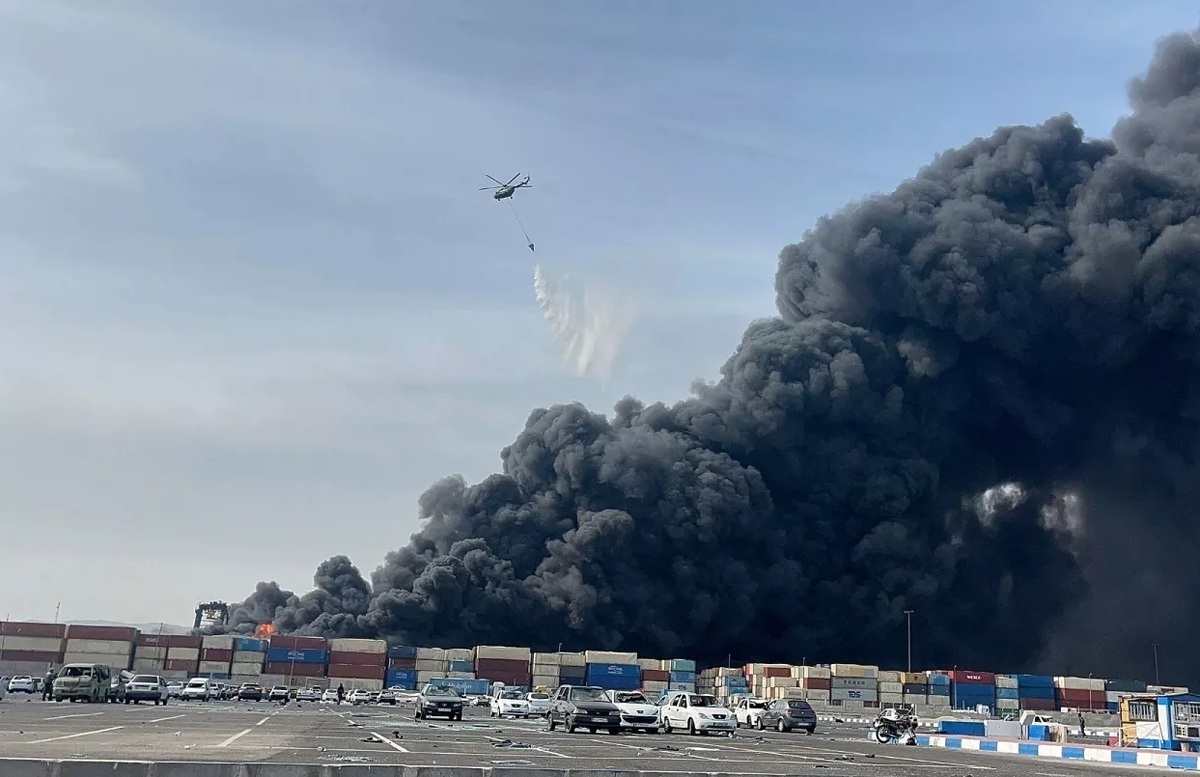 بازداشت ۲ مدیر در حادثۀ انفجار بندر شهید رجایی بازداشت ۲ مدیر در حادثۀ انفجار بندر شهید رجایی