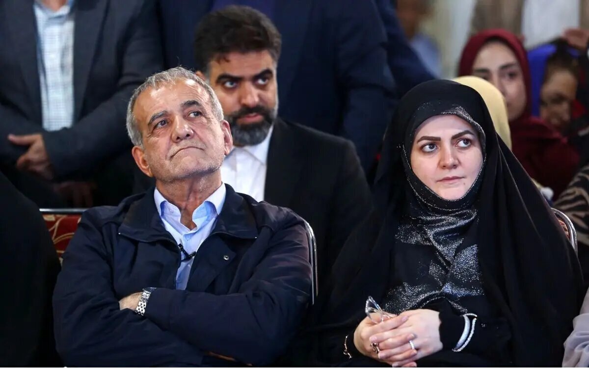  چرا دختر و داماد پزشکیان در همه‌جا کنار رئیس‌جمهور هستند؟+ فیلم 