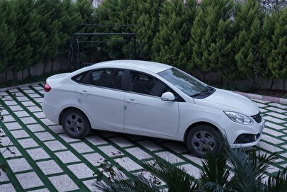 جک J4؛ سدان اقتصادی موفق کرمان موتور با ترکیبی از کیفیت، راحتی و ایمنی