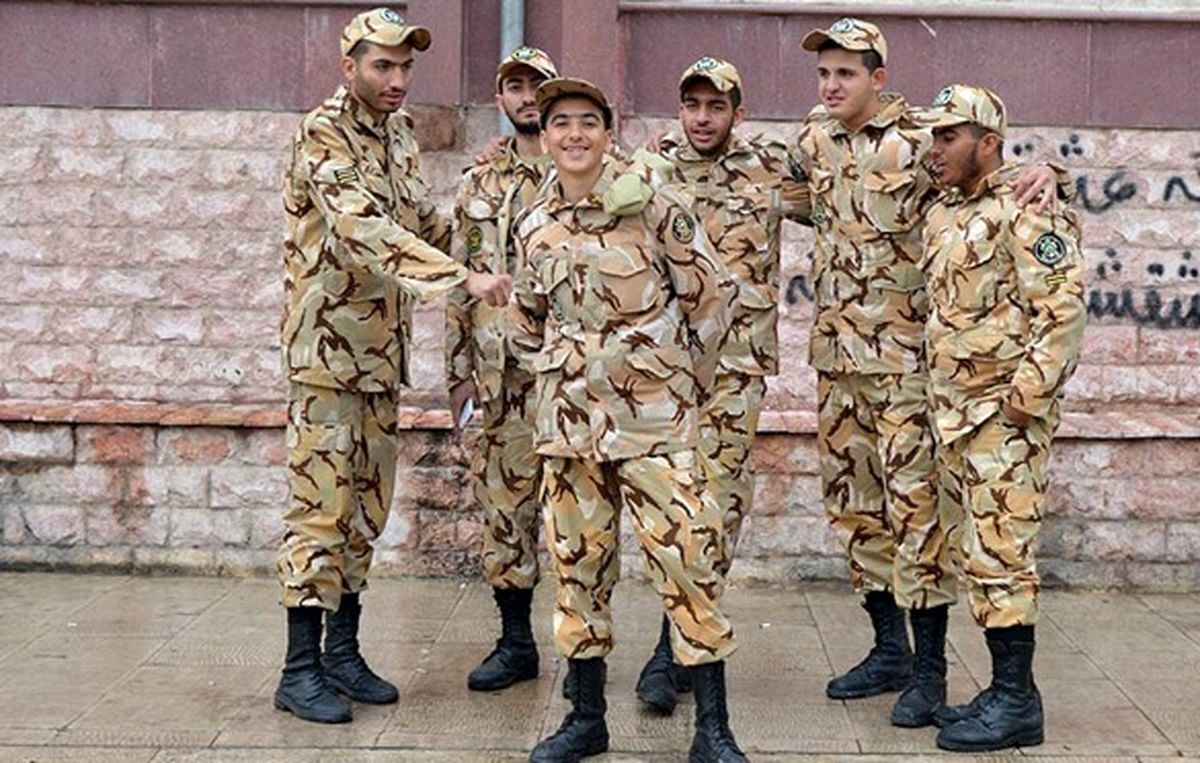 چرا حقوق سربازان در سال ۱۴۰۴ افزایش پیدا نکرد؟ چرا حقوق سربازان در سال ۱۴۰۴ افزایش پیدا نکرد؟