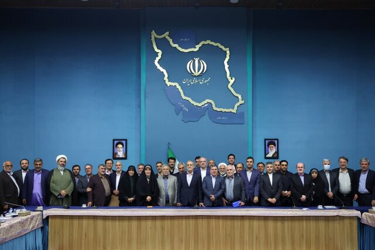  پزشکیان: در مذاکرات از اصول خود عقب‌نشینی نمی‌کنیم 