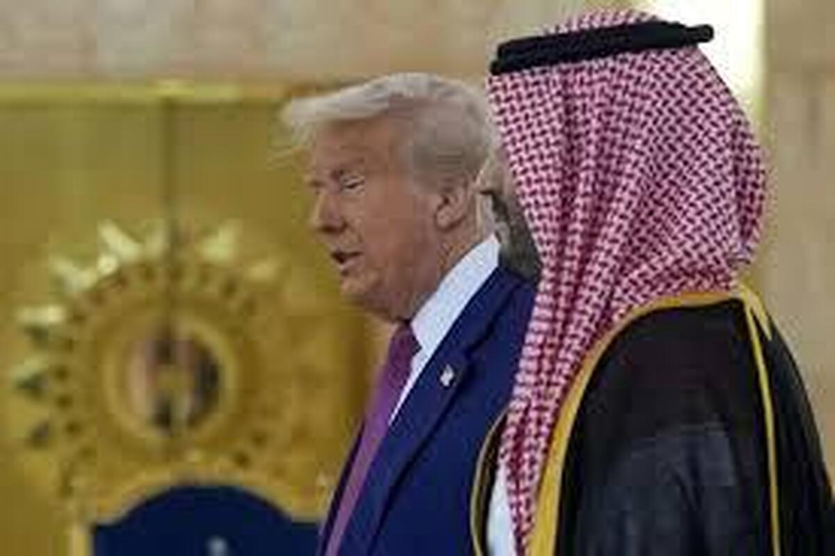 احترام نظامی ترامپ در ضیافت شام قطر + فیلم احترام نظامی ترامپ در ضیافت شام قطر + فیلم