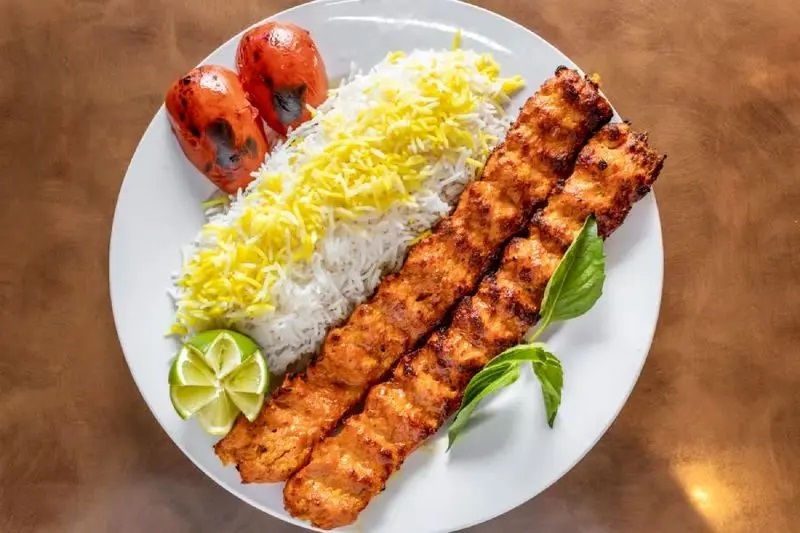 طرز تهیه کباب تابه‌ای مرغ با سس زرشک