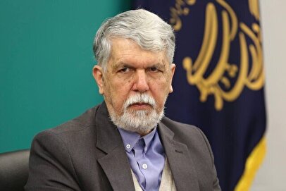 وزیر ارشاد برای شرکت در مراسم پاپ راهی رم شد