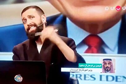 خودتان همه‌چیز را سیاسی می‌کنید!