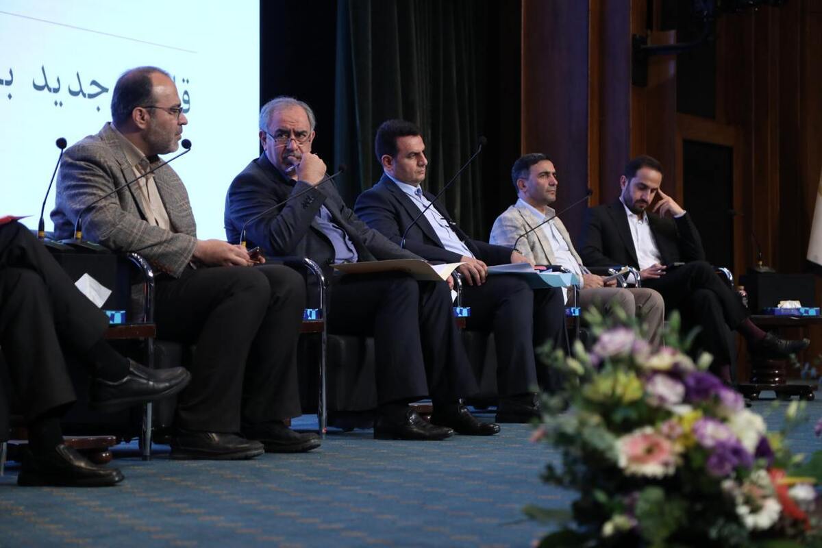 قوانین بانکداری نیازمند بازنگری است/ ۴۰ هزار میلیار تومان منابع مورد نیاز برای افزایش سرمایه بانکها قوانین بانکداری نیازمند بازنگری است/ ۴۰ هزار میلیار تومان منابع مورد نیاز برای افزایش سرمایه بانکها