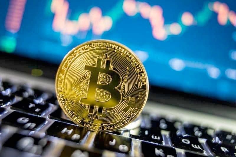 آیا بیت کوین به روند صعودی خود ادامه می‌دهد؟ تحلیل داده‌های بازار