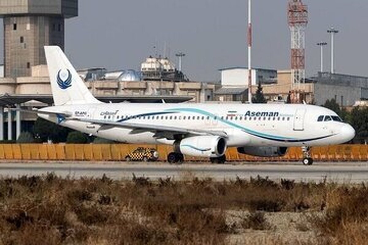 شروع طوفان شدید تهران از دید ایرباس ۳۴۰/ لحظه نفسگیر فرود در فرودگاه بینالمللی امام (ره) + فیلم شروع طوفان شدید تهران از دید ایرباس ۳۴۰/ لحظه نفسگیر فرود در فرودگاه بینالمللی امام (ره) + فیلم