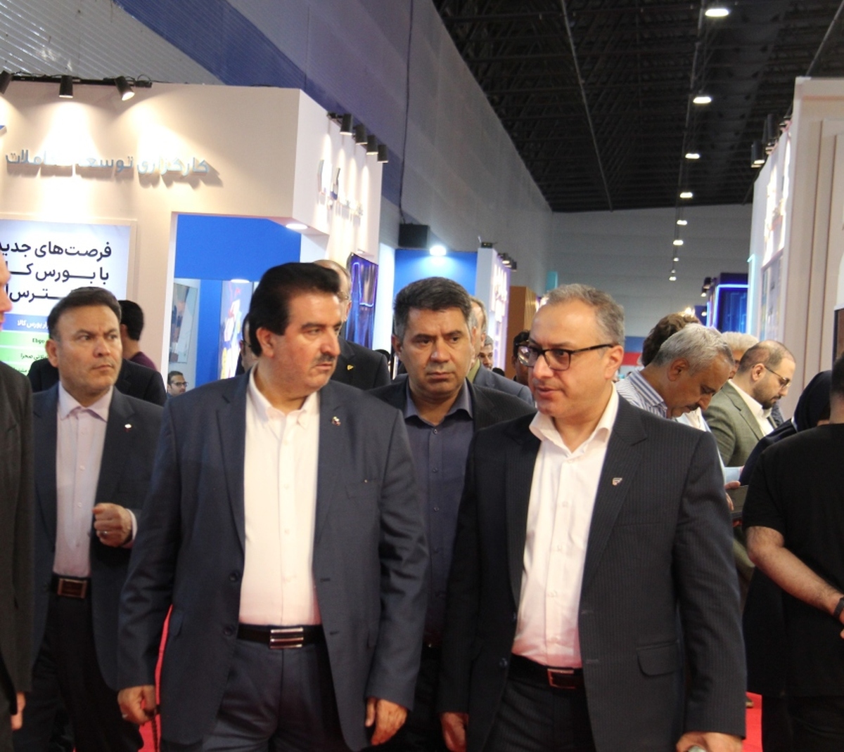  بازدید مدیر عامل بانک رفاه کارگران از نمایشگاه مشهد اینوکس 1404 