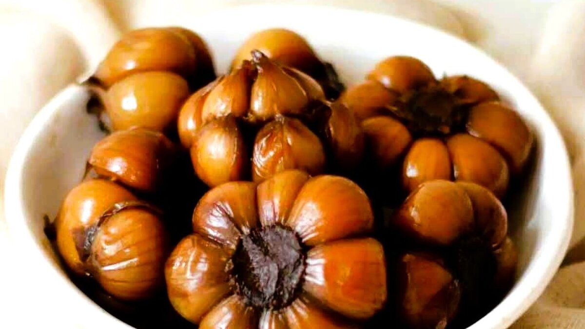 خواص بینظیر سیر ترشی ۷ ساله خواص بینظیر سیر ترشی ۷ ساله