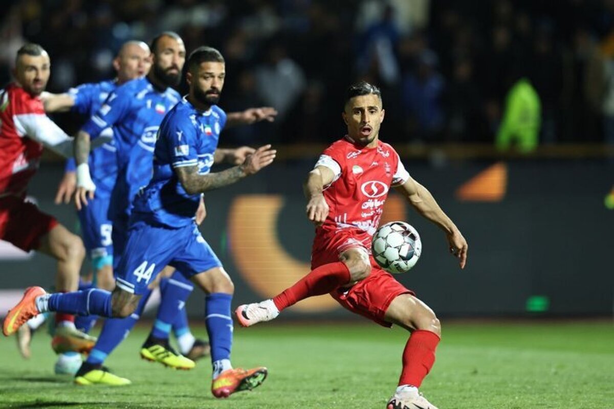  صدور مجوز حرفه‌ای برای استقلال و پرسپولیس 